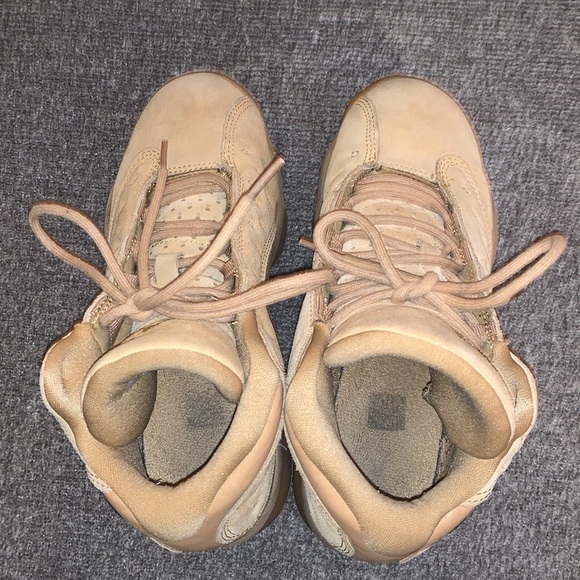 Jordan 13 Retro Shoes - Picture 5 of 7